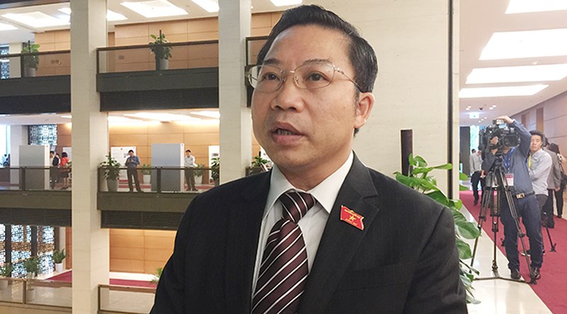 Xử[-]l&yacute;[-]sai[-]phạm[-]của[-]&ocirc;ng[-]Tất[-]Th&agrave;nh[-]Cang:[-]"Đ&aacute;ng[-]l&agrave;[-]củi[-]th&igrave;[-]phải[-]đưa[-]v&agrave;o[-]l&ograve;&rdquo;